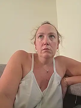 Wisie Cutie online show from 05-23-26, 01:21