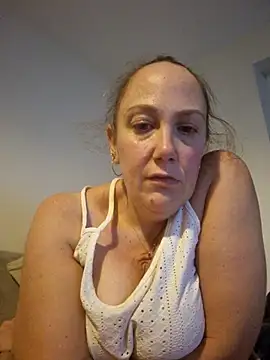 Wisie Cutie online show from 11-06-25, 10:14