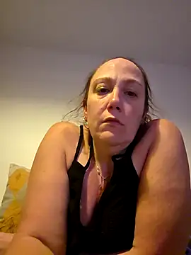 Wisie Cutie online show from 03-18-26, 11:05