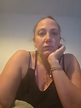 Wisie Cutie online show from 05-30-26, 11:21