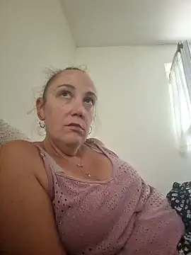 Wisie Cutie online show from 09-10-25, 03:11