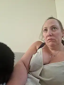 Wisie Cutie online show from 03-18-25, 04:28