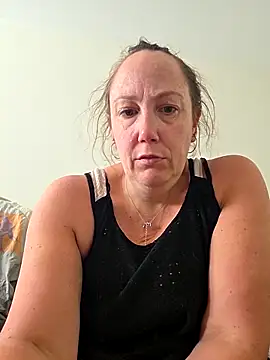 Wisie Cutie online show from 05-08-26, 12:20