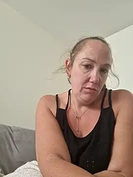 Wisie Cutie online show from 10-18-25, 01:02