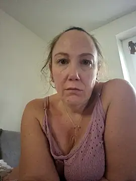 Wisie Cutie online show from 11-23-25, 02:16