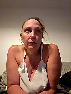 Wisie Cutie online show from 04-20-26, 10:22