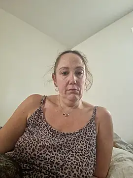 Wisie Cutie online show from 10-30-25, 02:04