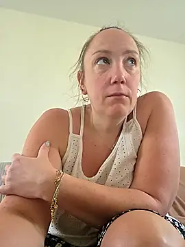 Wisie Cutie online show from 04-07-26, 09:11