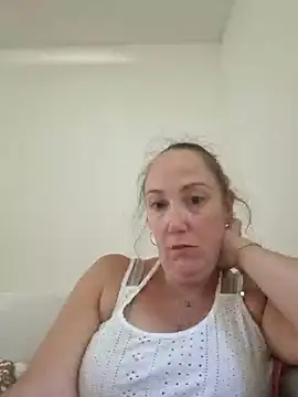 Wisie Cutie online show from 09-17-25, 03:14