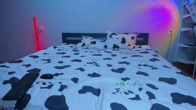 TishaLove online show from 09-08-25, 05:56