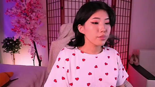 Wendy  Hills online show from 09-19-25, 05:44