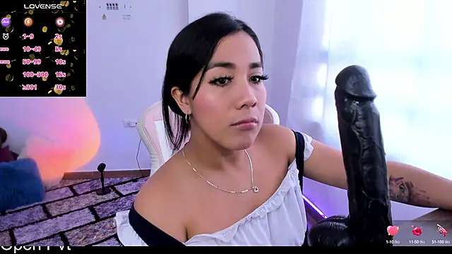 Snapshot of KAROLIVONNE chatting on 12-08-24, 04:28 KAROLIVONNE online show from 12-08-24, 04:28