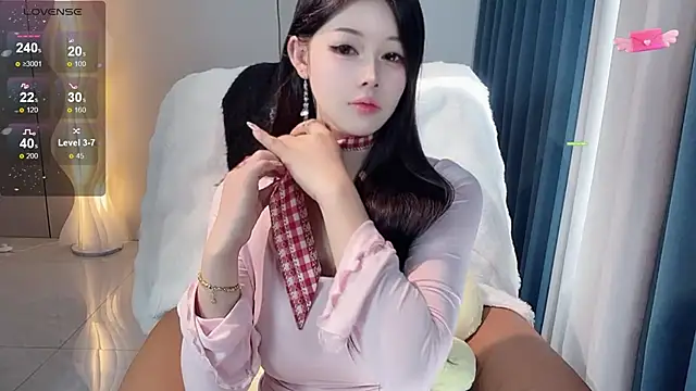 Snapshot of Mandy-- chatting on 11-28-25, 03:28 Mandy-- online show from 11-28-25, 03:28