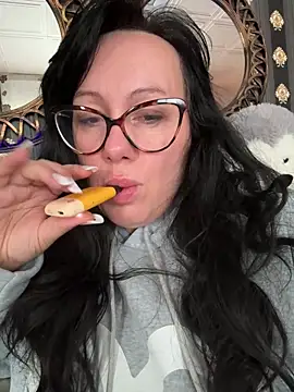 AnnaAnn online show from 09-26-25, 05:36