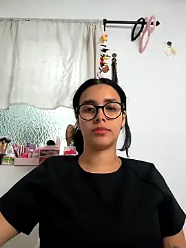 Snapshot of Annya-sweet chatting on 05-14-26, 02:25 Annya-sweet online show from 05-14-26, 02:25
