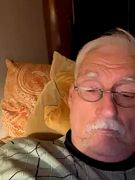 Steffibi1954 online show from 12-17-25, 08:36