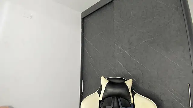chloe ebony  online show from 05-28-26, 10:48