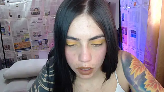 i am nina  online show from 11-19-25, 08:09