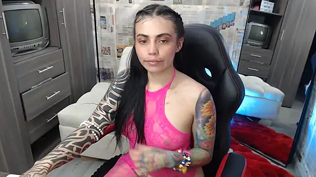 i am nina  online show from 09-08-25, 11:04