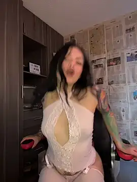 i am nina  online show from 06-01-26, 09:03