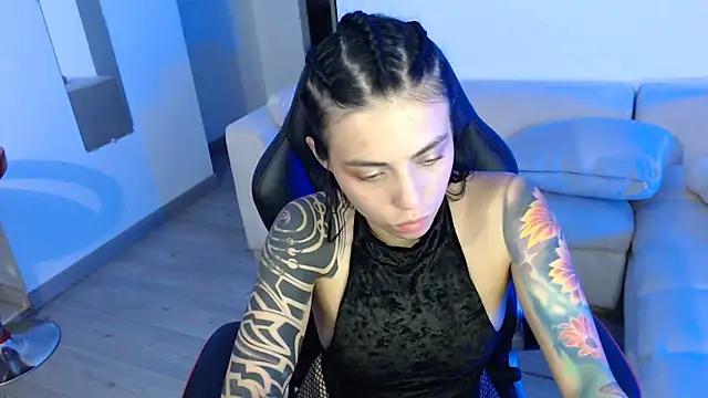 i am nina  online show from 03-08-25, 12:33