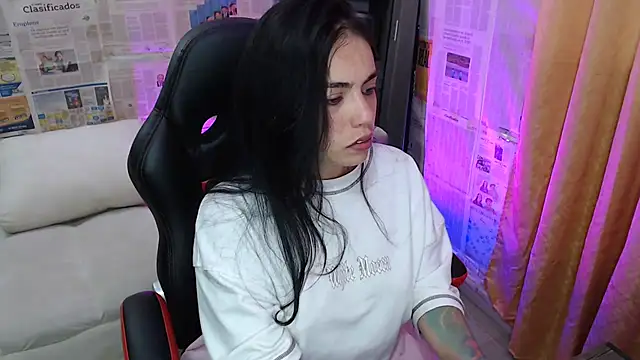 i am nina  online show from 10-22-25, 09:57