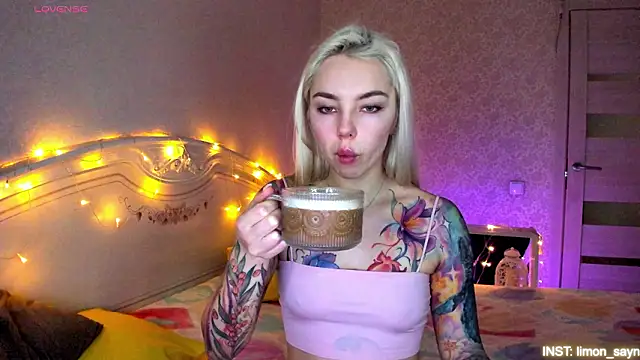 LillyMoure  online show from 02-28-26, 11:15