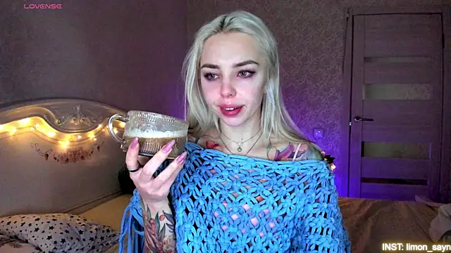 LillyMoure  online show from 05-19-26, 11:45