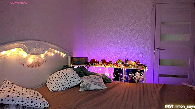 LillyMoure  online show from 05-01-26, 11:21