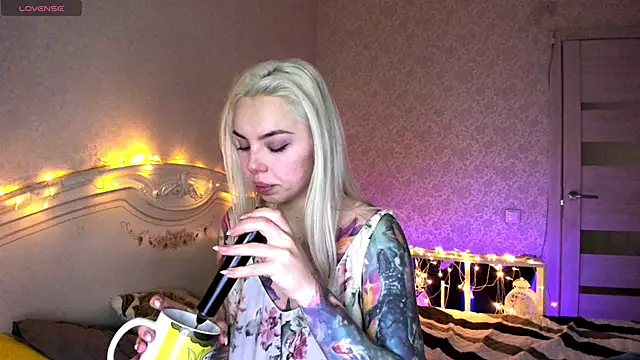 LillyMoure  online show from 02-12-26, 10:42