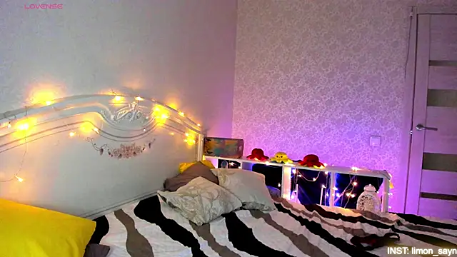 LillyMoure  online show from 02-23-26, 11:16