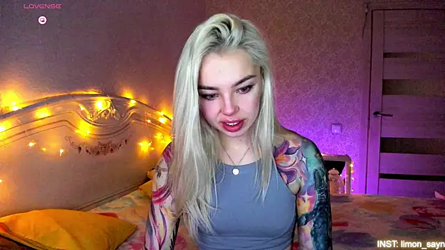 LillyMoure  online show from 03-04-26, 11:56