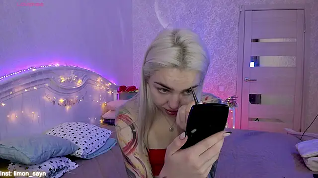 LillyMoure  online show from 09-27-25, 11:33