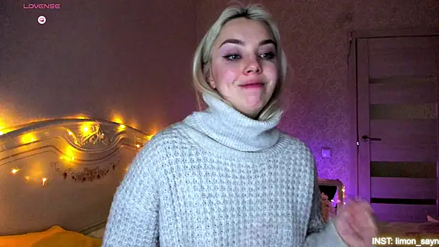 LillyMoure  online show from 03-08-26, 02:04