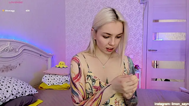 LillyMoure  online show from 03-19-25, 02:59