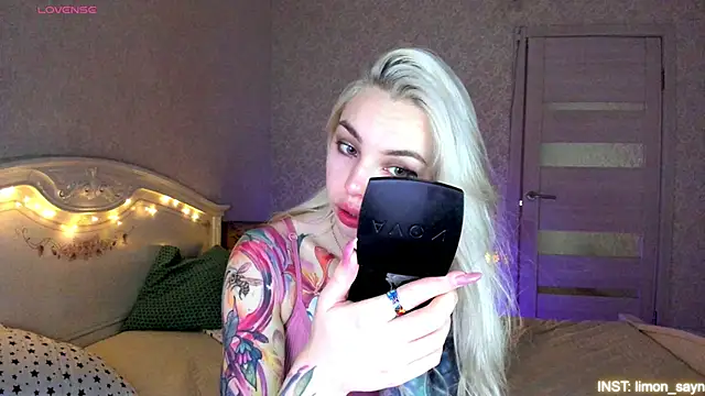 LillyMoure  online show from 06-03-26, 11:09