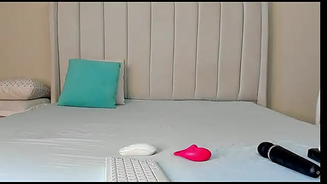  heavenlysent online show from 06-19-26, 05:35