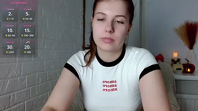 Snapshot of SayMeow_ chatting on 10-13-25, 05:53 SayMeow  online show from 10-13-25, 05:53