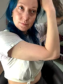 MissCumberdale online show from 11-13-25, 05:39