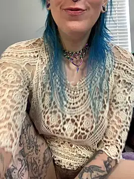 MissCumberdale online show from 01-10-26, 06:14