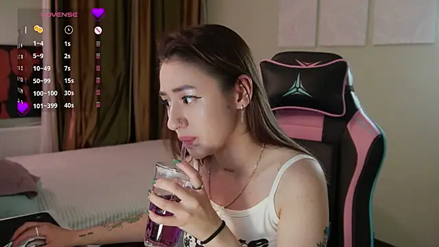 Fiona-Love online show from 06-17-26, 05:45