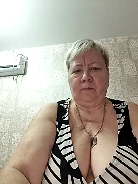 EffectFiona online show from 11-02-25, 01:43