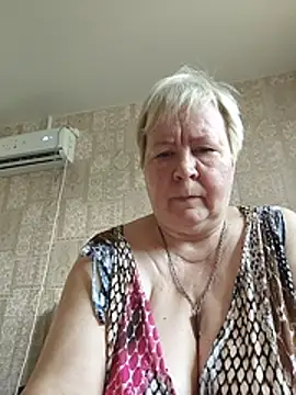 Snapshot of EffectFiona chatting on 07-08-26, 12:50 EffectFiona online show from 07-08-26, 12:50