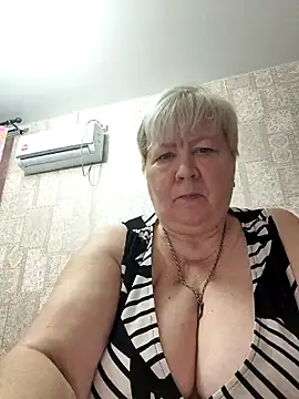 EffectFiona online show from 10-29-25, 01:59