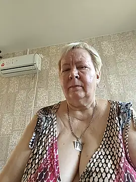 Snapshot of EffectFiona chatting on 07-09-26, 01:06 EffectFiona online show from 07-09-26, 01:06