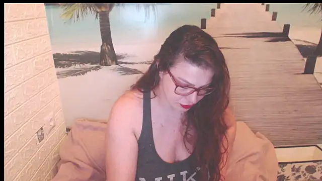 Queen  Natasha online show from 11-26-25, 10:21