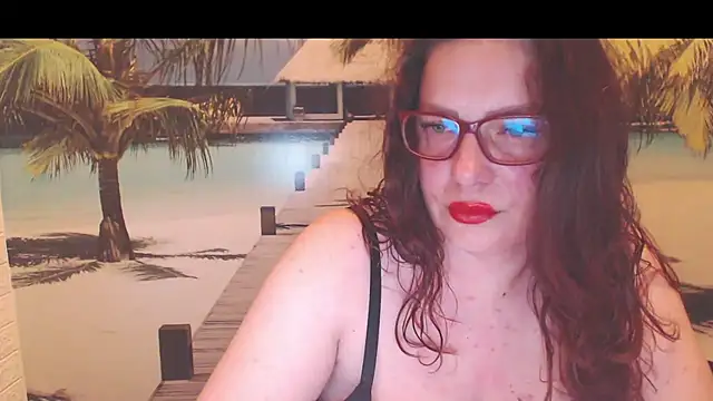 Snapshot of Queen__Natasha chatting on 06-27-26, 09:43 Queen Natasha online show from 06-27-26, 09:43