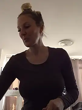 MaviePearl online show from 01-31-25, 07:39