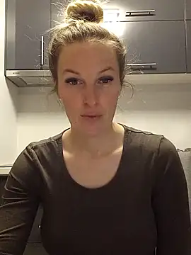 MaviePearl online show from 02-28-25, 09:15