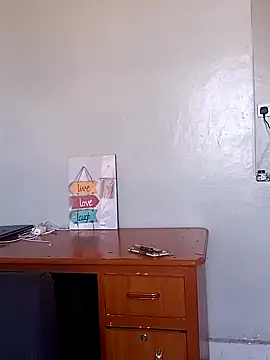 Prettybecs online show from 12-31-24, 06:48